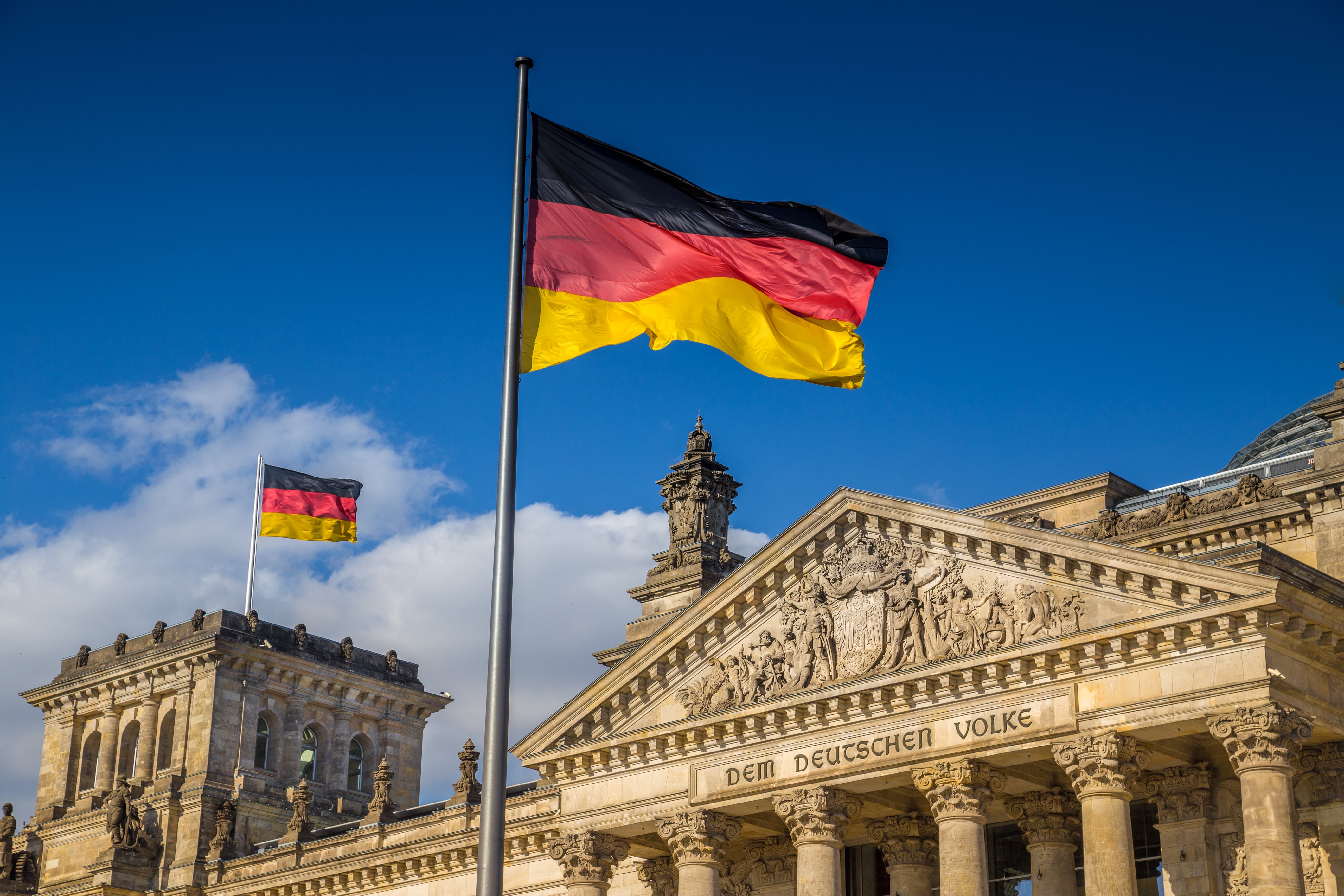 Германию сливают. Германия флаг Бундестаг. Флаги в парламенте Германии. Германия ФРГ. Германия Берлин флаг.